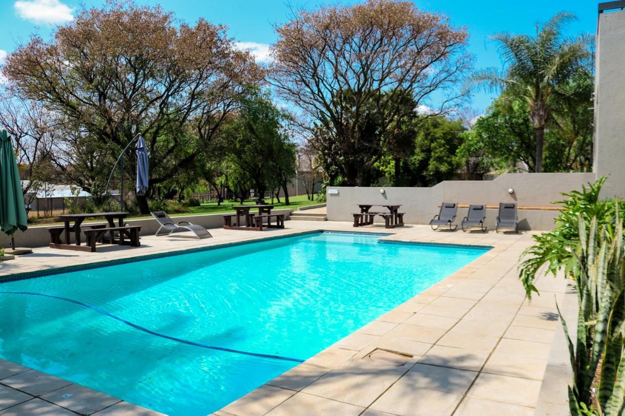 Fair Glen Hotel Kyalami ภายนอก รูปภาพ